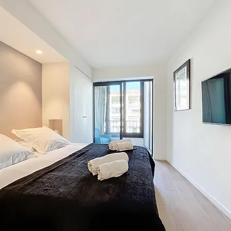 3p Between Croisette Beaches And Antibes Street * Канны